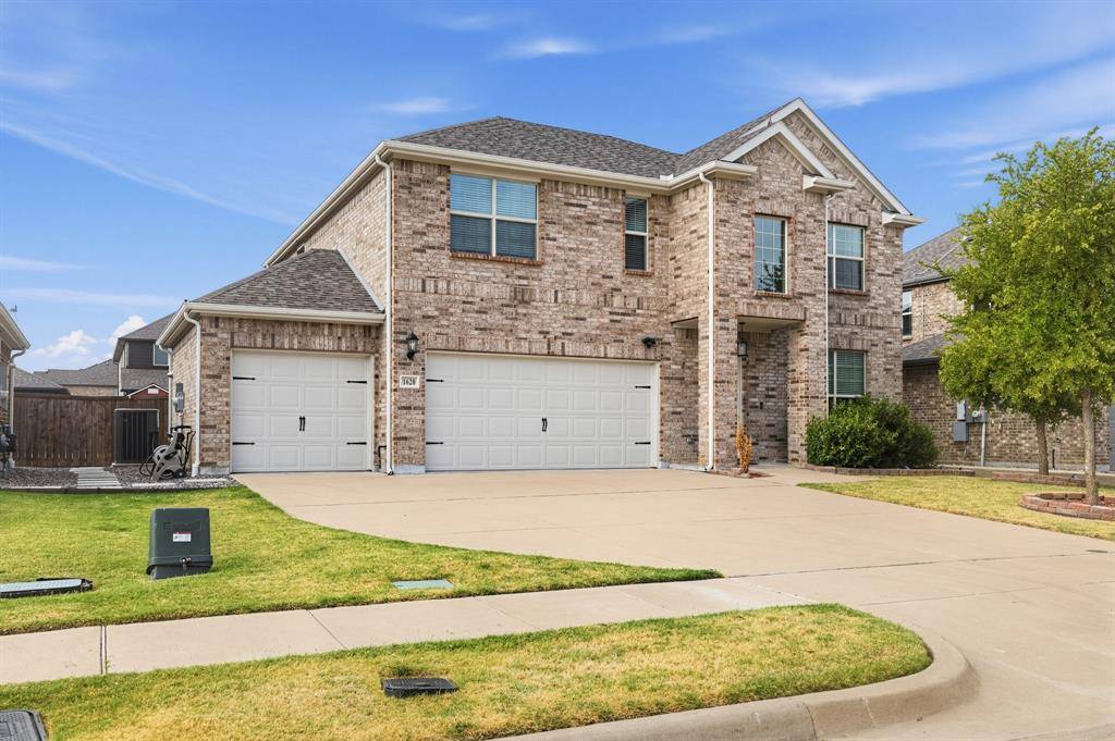 1620 Berry Ridge Trail, Aubrey, TX 76227