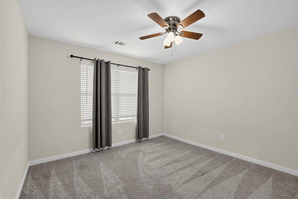1620 Berry Ridge Trail, Aubrey, TX 76227
