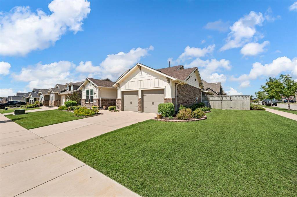 2900 Peekaboo Lane, Northlake, TX 76247