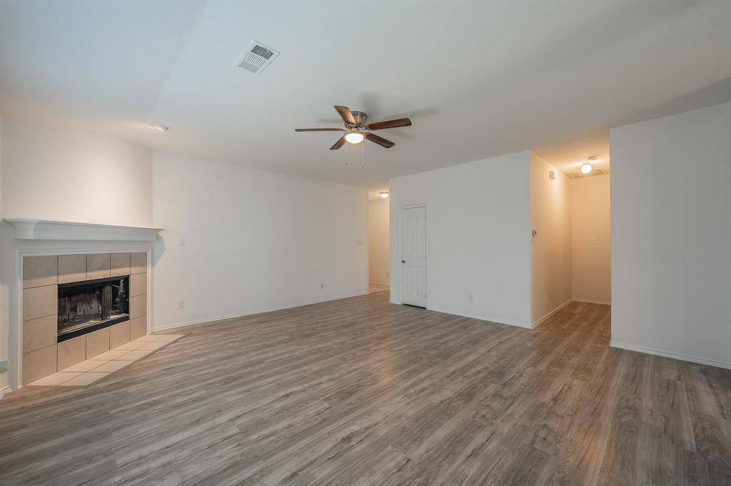 536 Goldstone Lane, Fort Worth, TX 76131