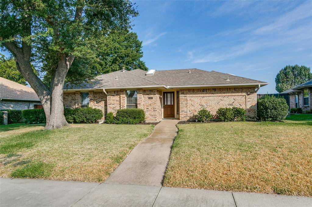 1927 E Branch Hollow Drive, Carrollton, TX 75007
