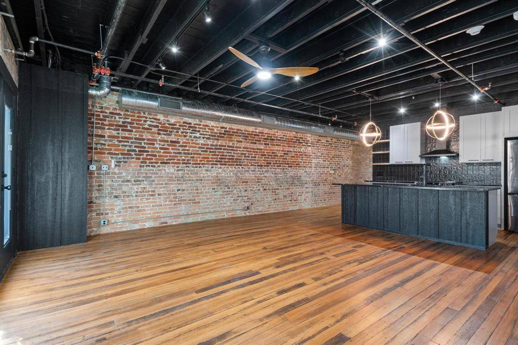 330 W Lamar Street #201, Sherman, TX 75090