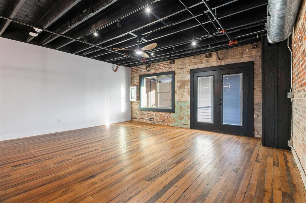 330 W Lamar Street #201, Sherman, TX 75090