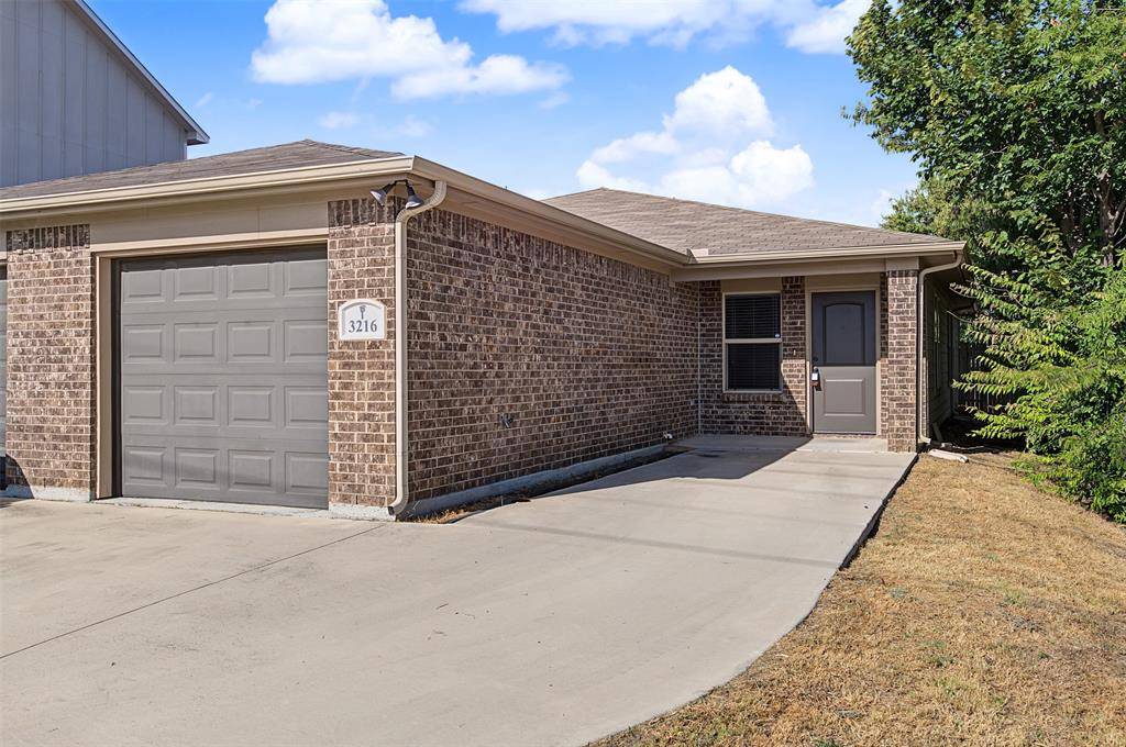 3216 Cherry Lane, Fort Worth, TX 76116