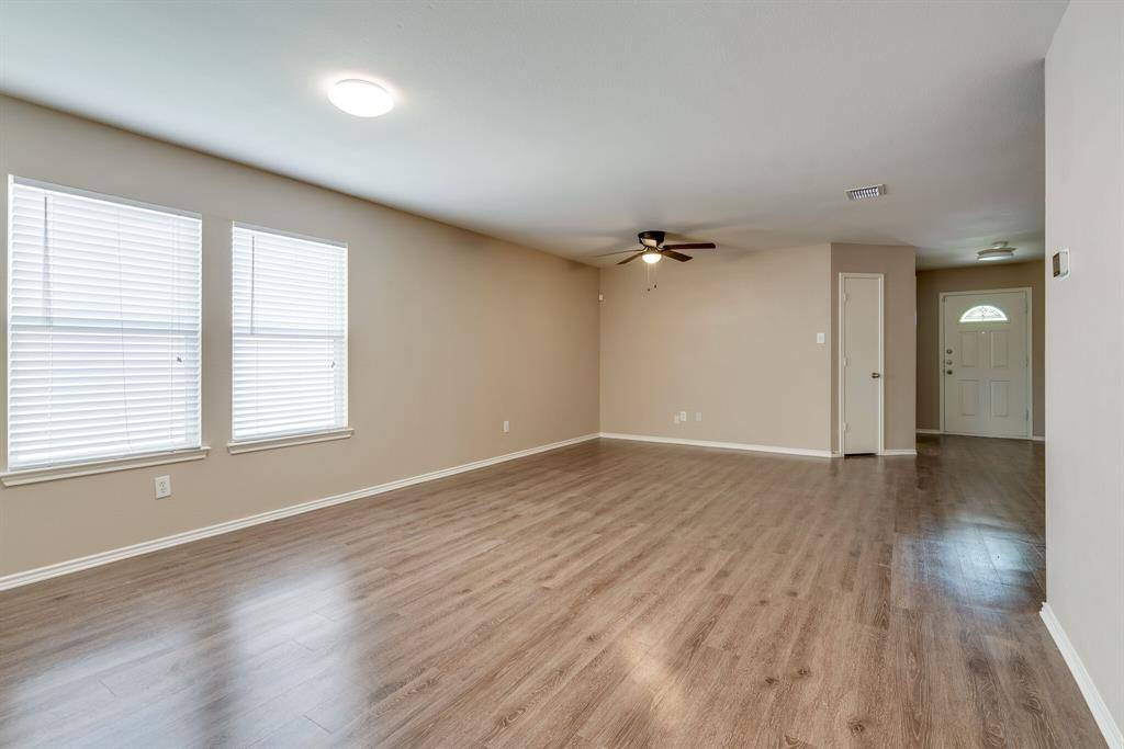 1901 Foxfield, Fort Worth, TX 76247