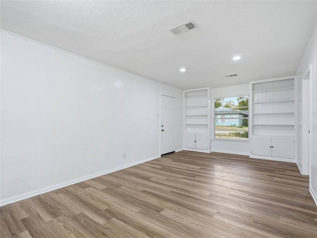 1520 S 3rd Street, Garland, TX 75040