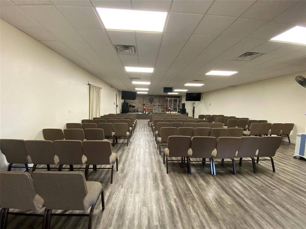 7041 Military Parkway, Dallas, TX 75227