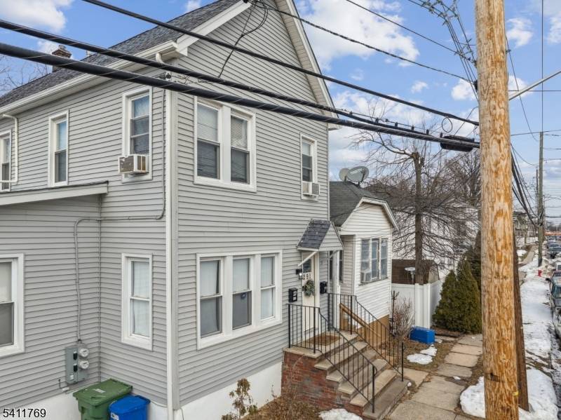 291 E 12Th Ave, Roselle Boro, NJ 07203