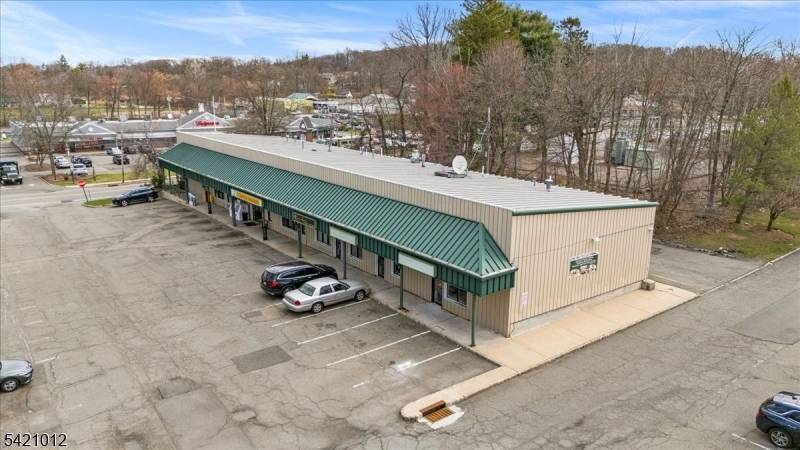 50 Hopatchung Rd, Hopatcong Boro, NJ 07843