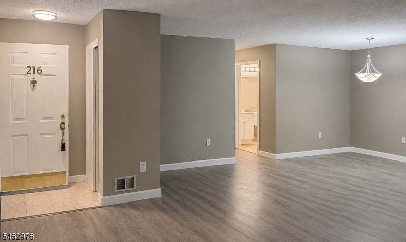 216 Sapphire Ln #216, Franklin Twp., NJ 08823