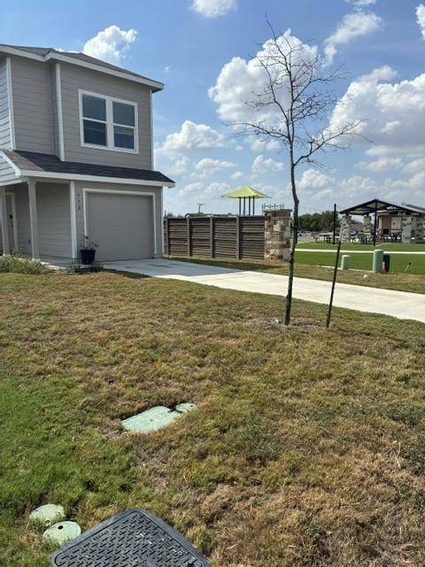 632 Commander Abbott DR, Jarrell, TX 76537