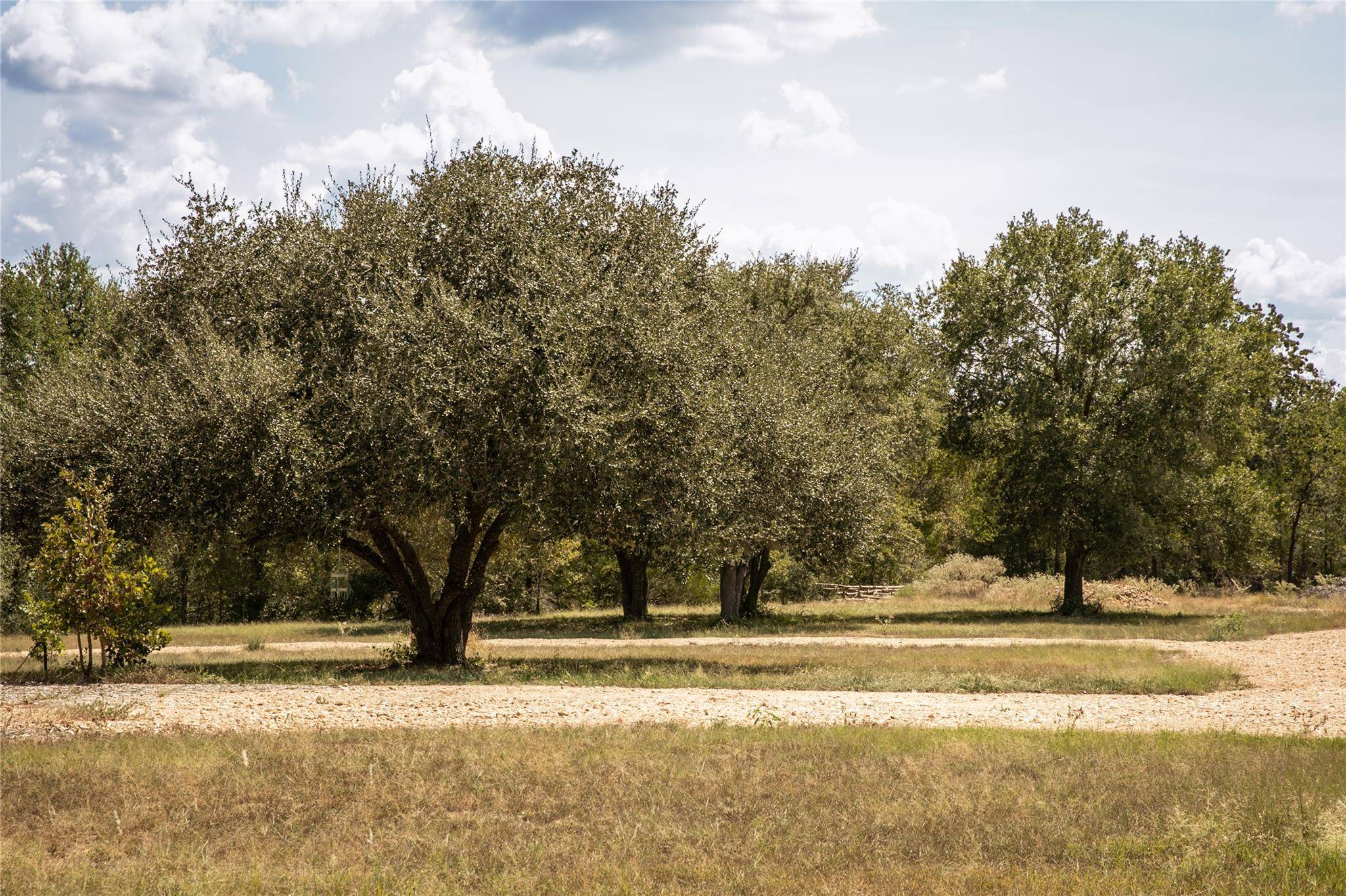 5848 FM 180, Ledbetter, TX 78946