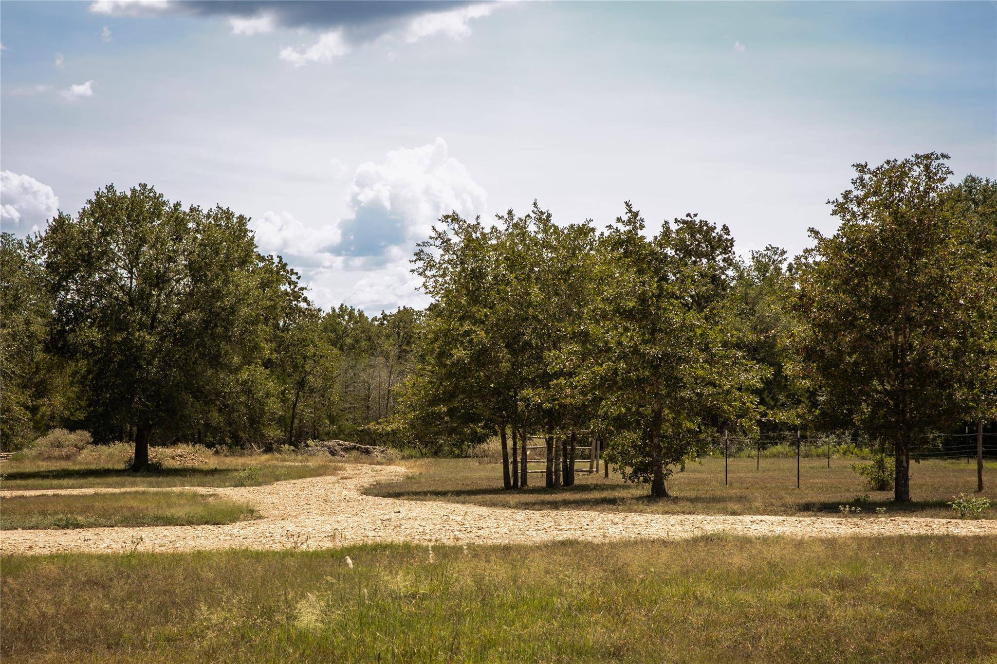5848 FM 180, Ledbetter, TX 78946