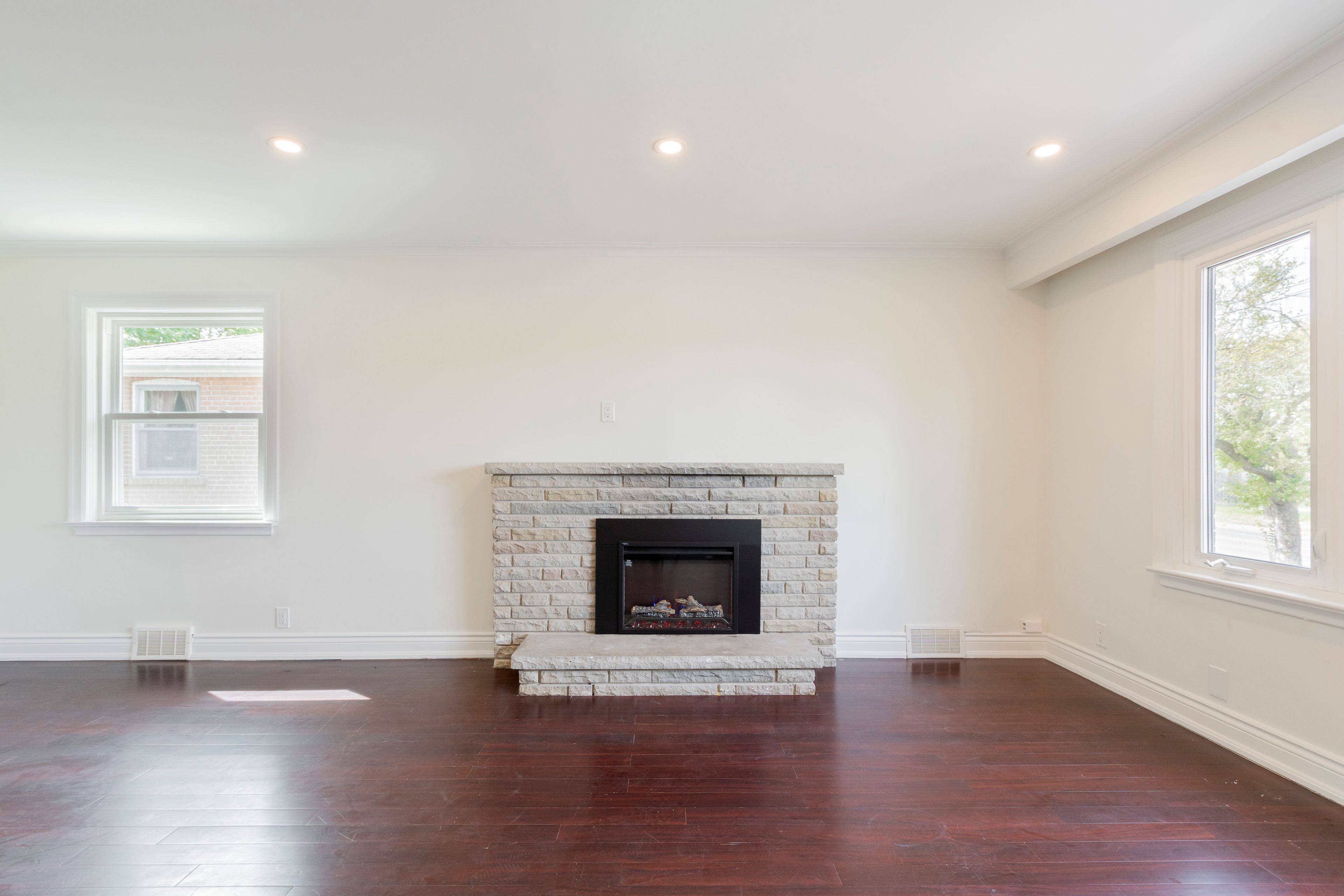 91 Bishop AVE #Main, Toronto C14, ON M2M 1Z5