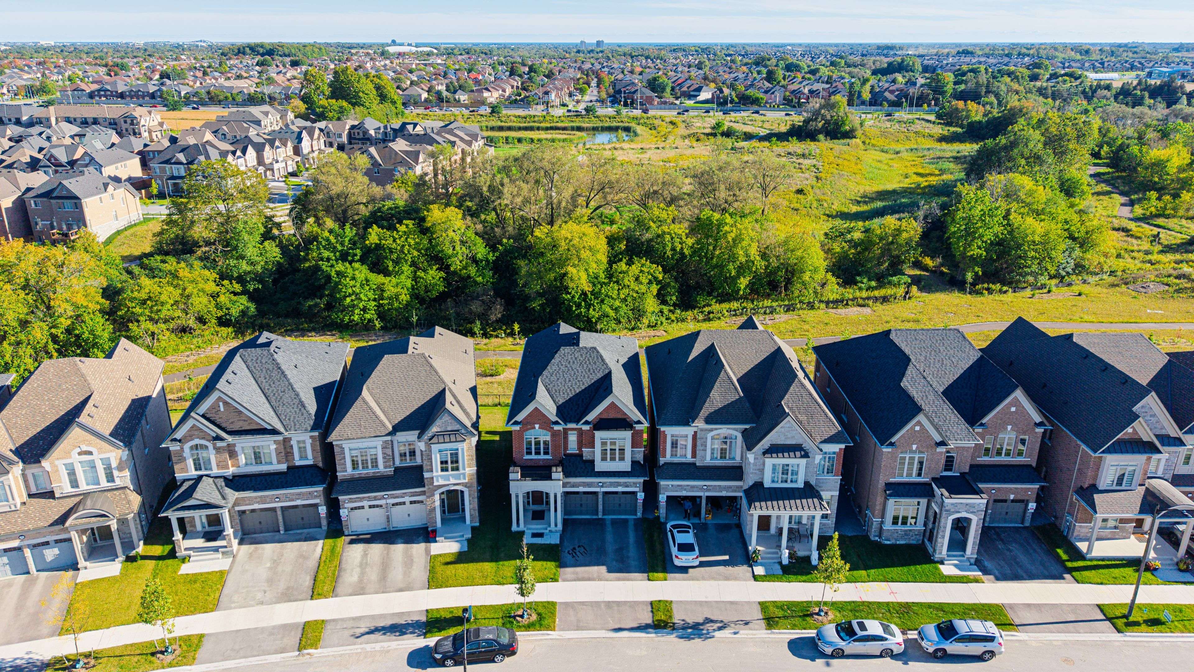 88 Pheasant Ridge DR, Whitby, ON L1P 0R9