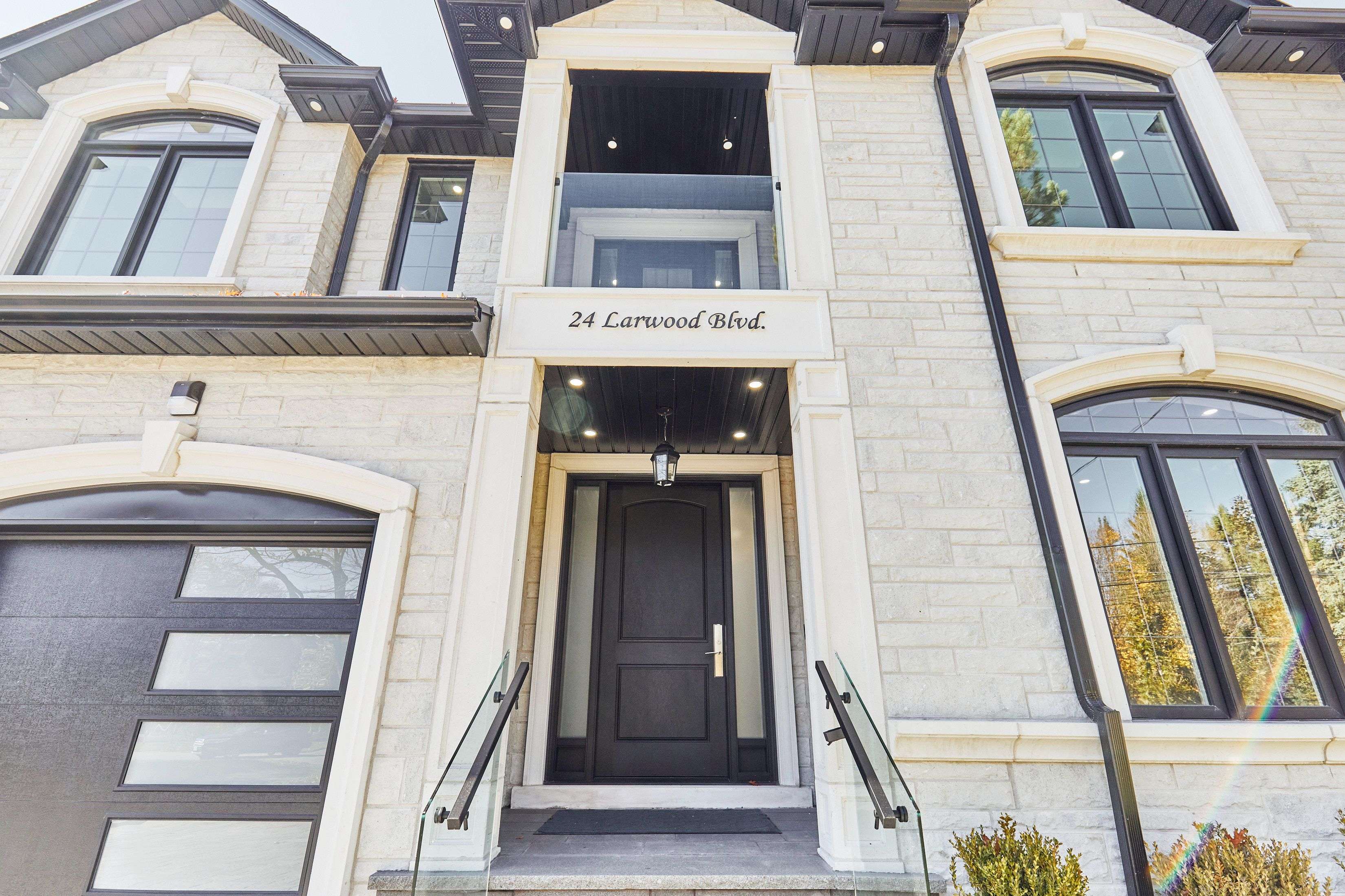 24 Larwood BLVD, Toronto E08, ON M1M 2M5