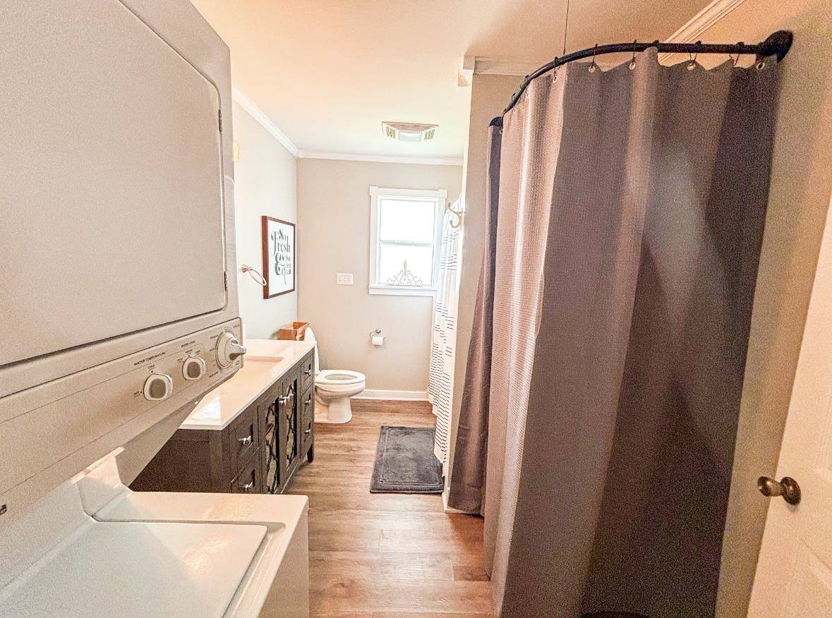 207 E College ST, Llano, TX 78643
