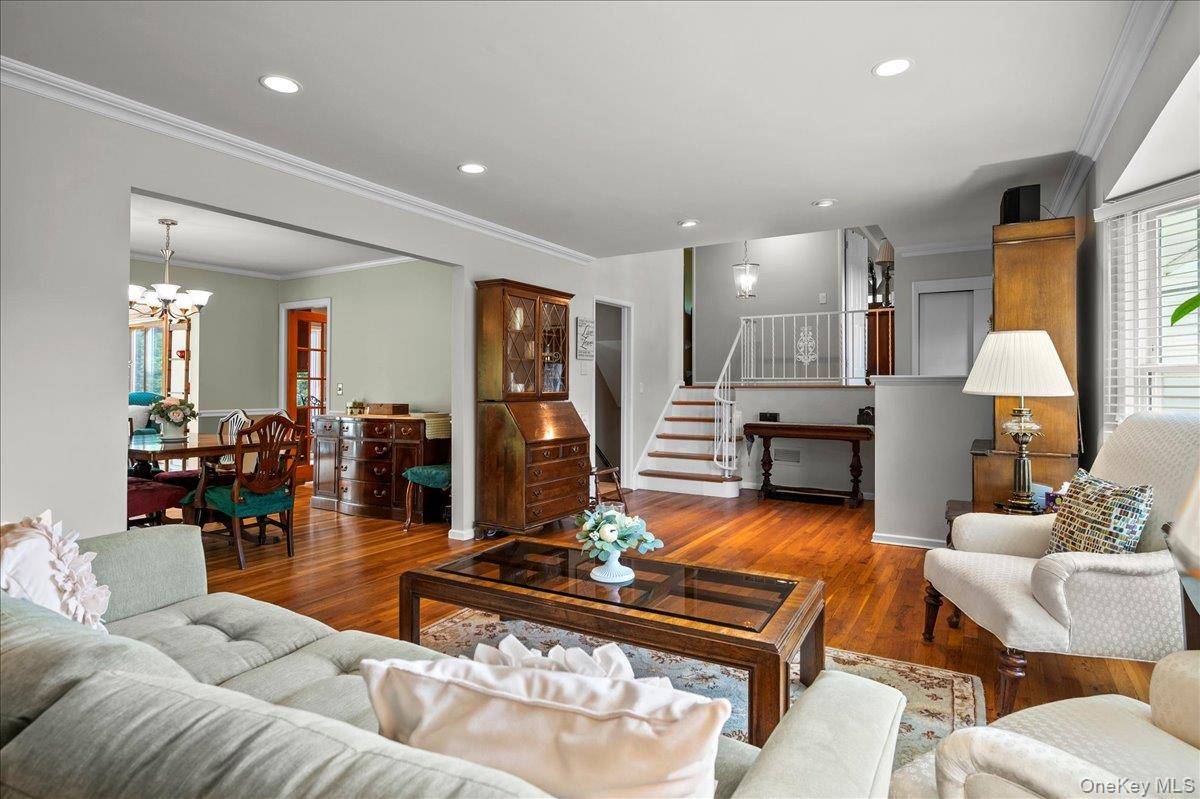 26 Rose ST, White Plains, NY 10605