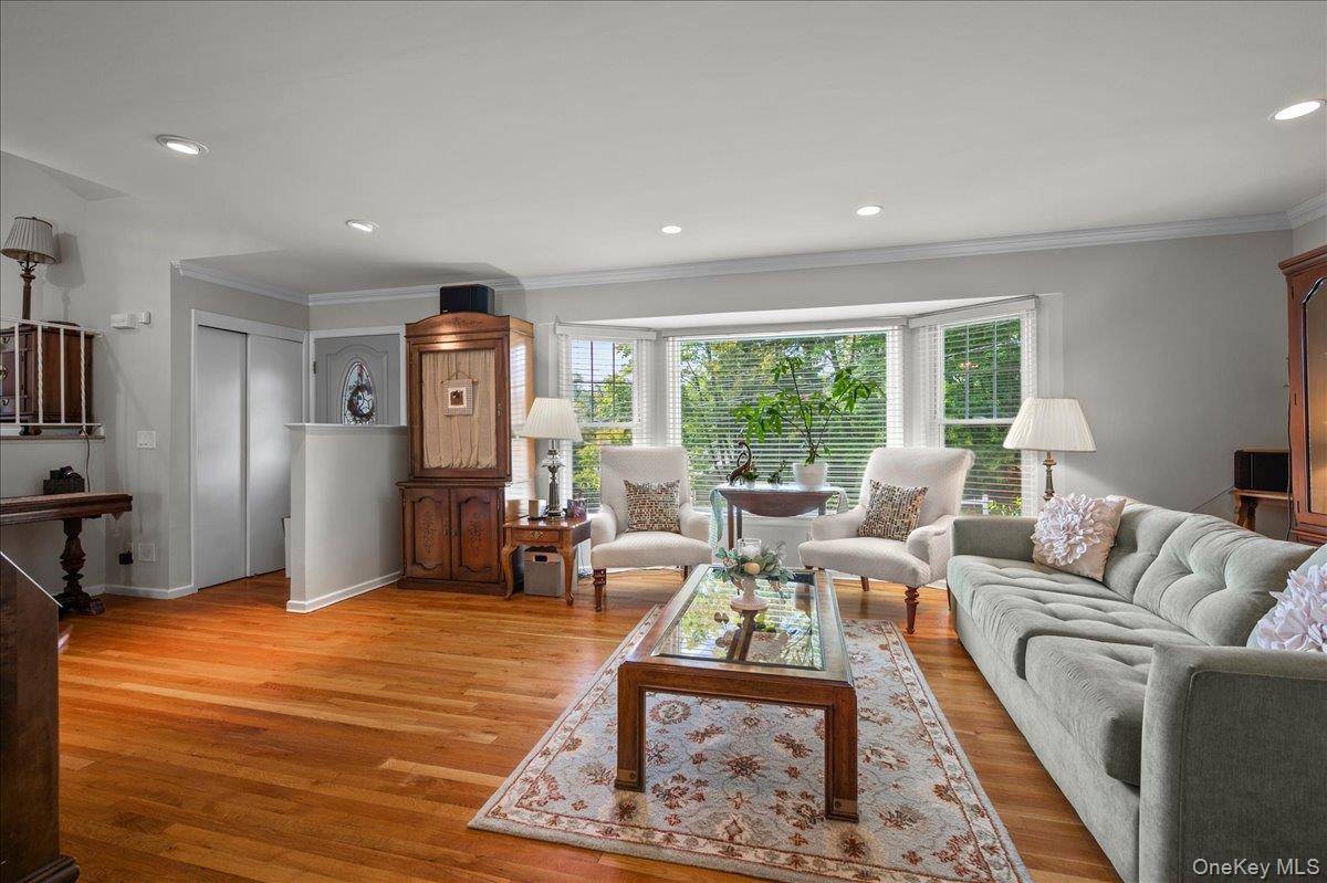 26 Rose ST, White Plains, NY 10605