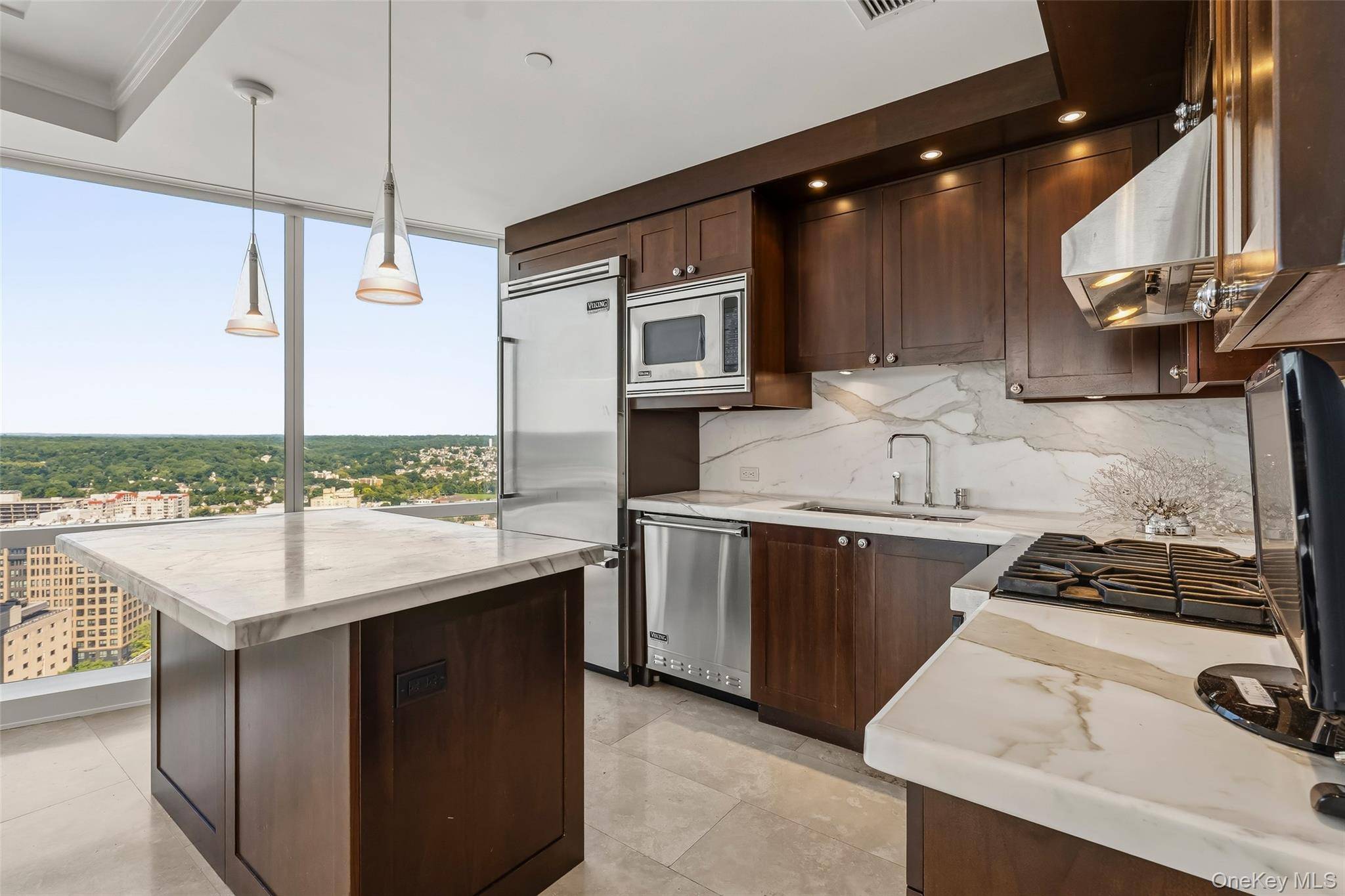 1 Renaissance SQ #V6G, White Plains, NY 10601