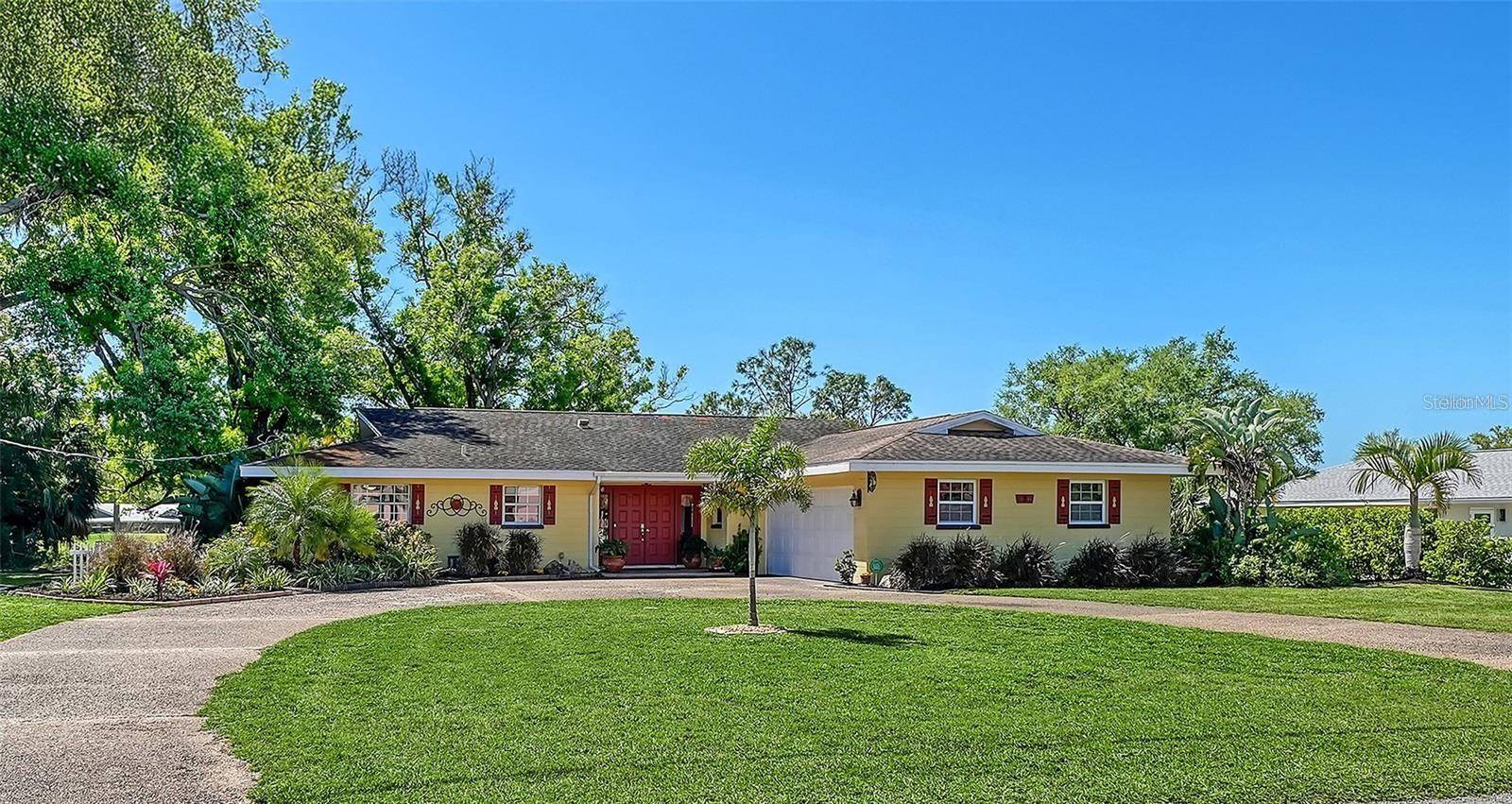 836 MAGELLAN DR, Sarasota, FL 34243