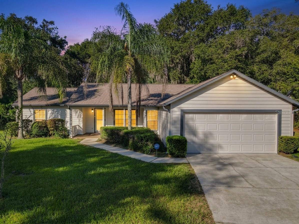 1056 SHADY HOLLOW DR, Deland, FL 32724