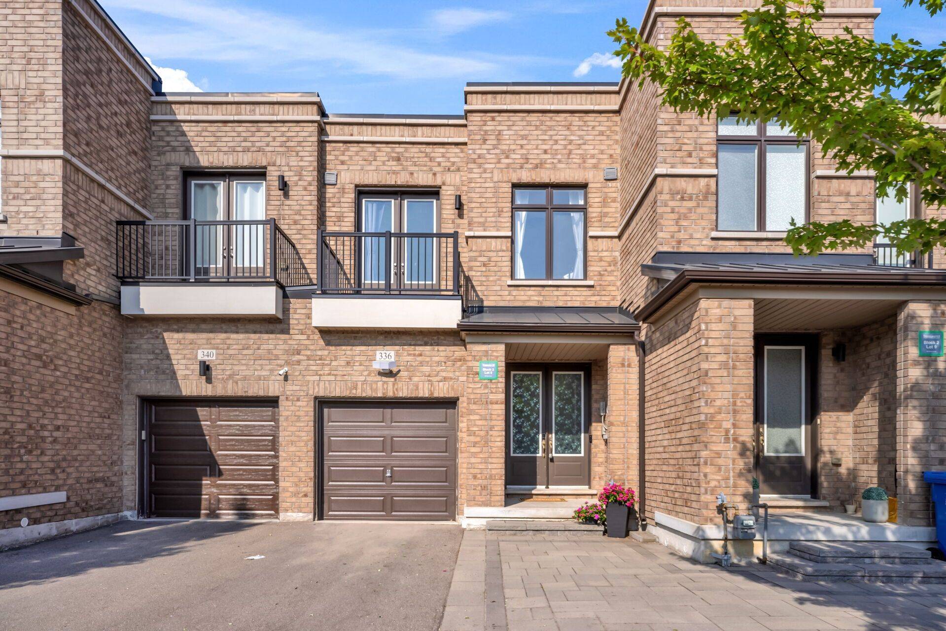 336 Elyse CT, Aurora, ON L4G 2C9