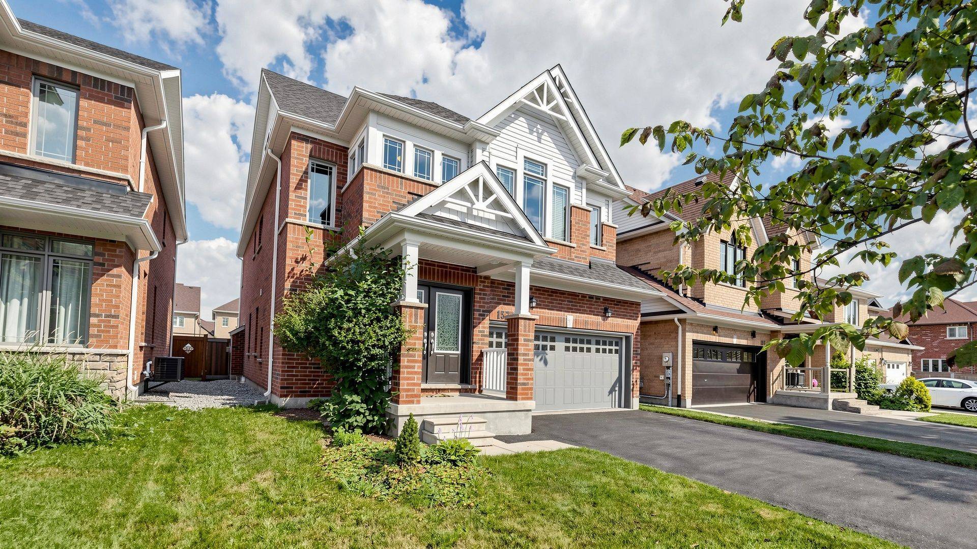 153 Romanelli CRES, Bradford West Gwillimbury, ON L3Z 0X6