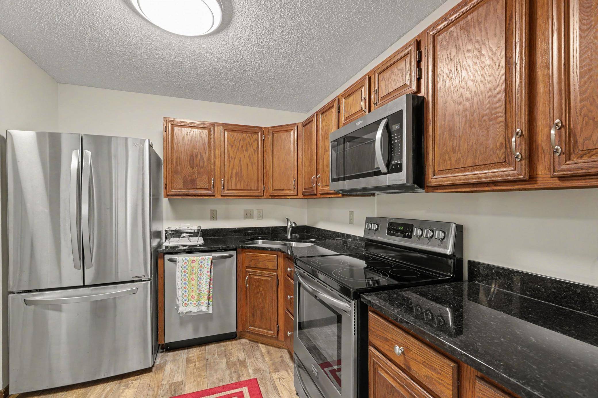 1581 Wheelock LN #206, Saint Paul, MN 55117