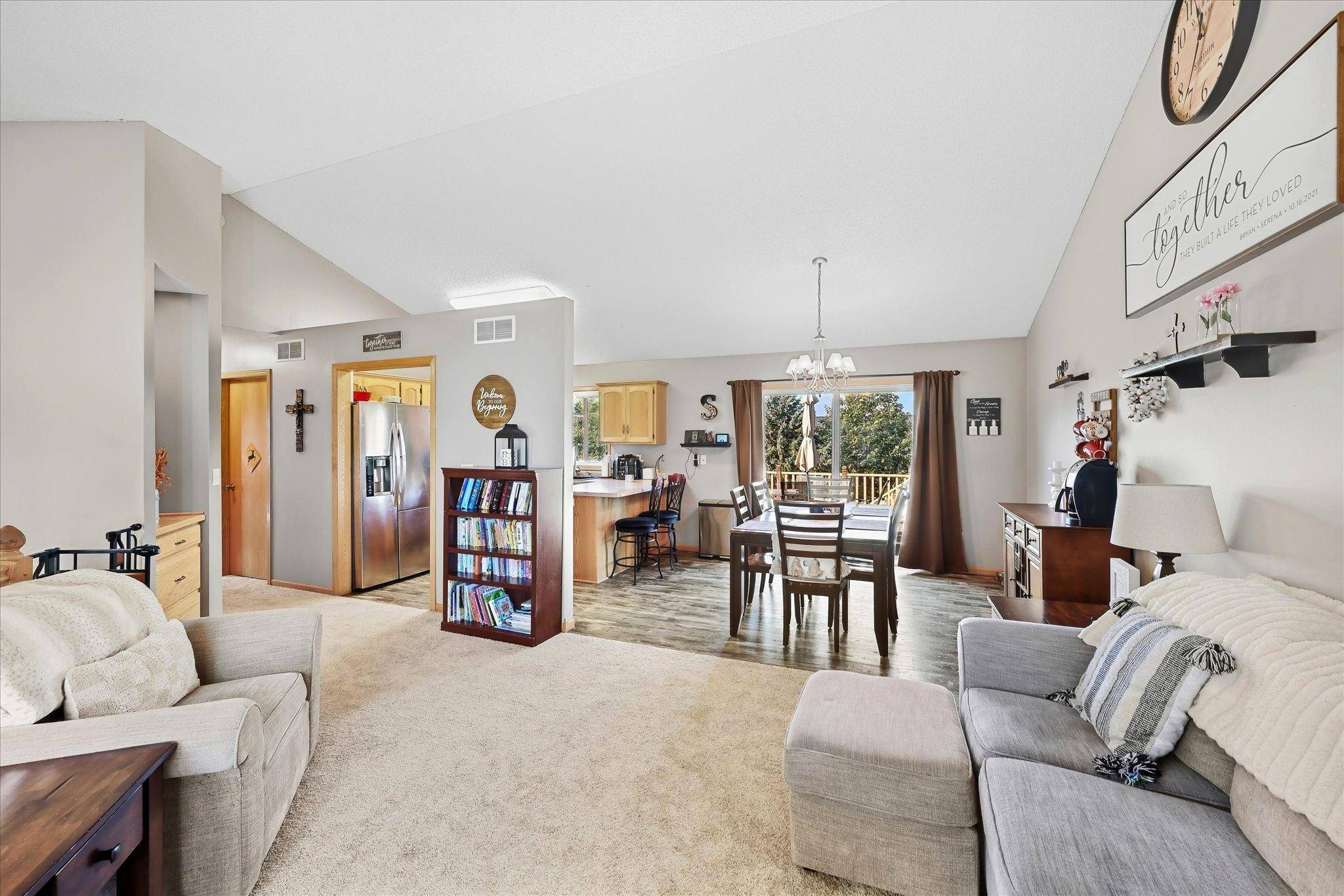 952 S Chestnut ST, Belle Plaine, MN 56011