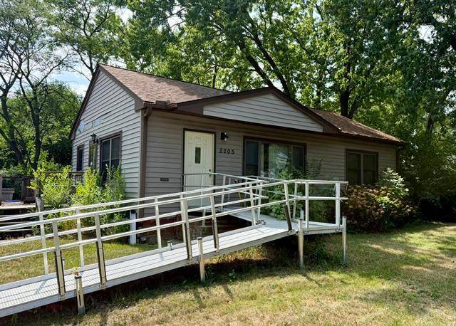 2205 Brookview DR, Brooklyn Center, MN 55430