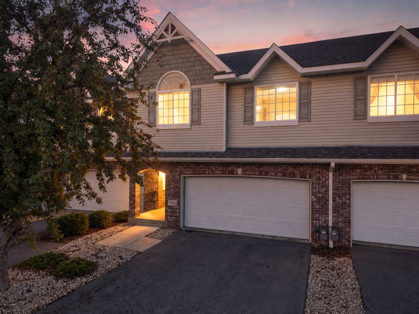 7535 Arbor LN, Savage, MN 55378