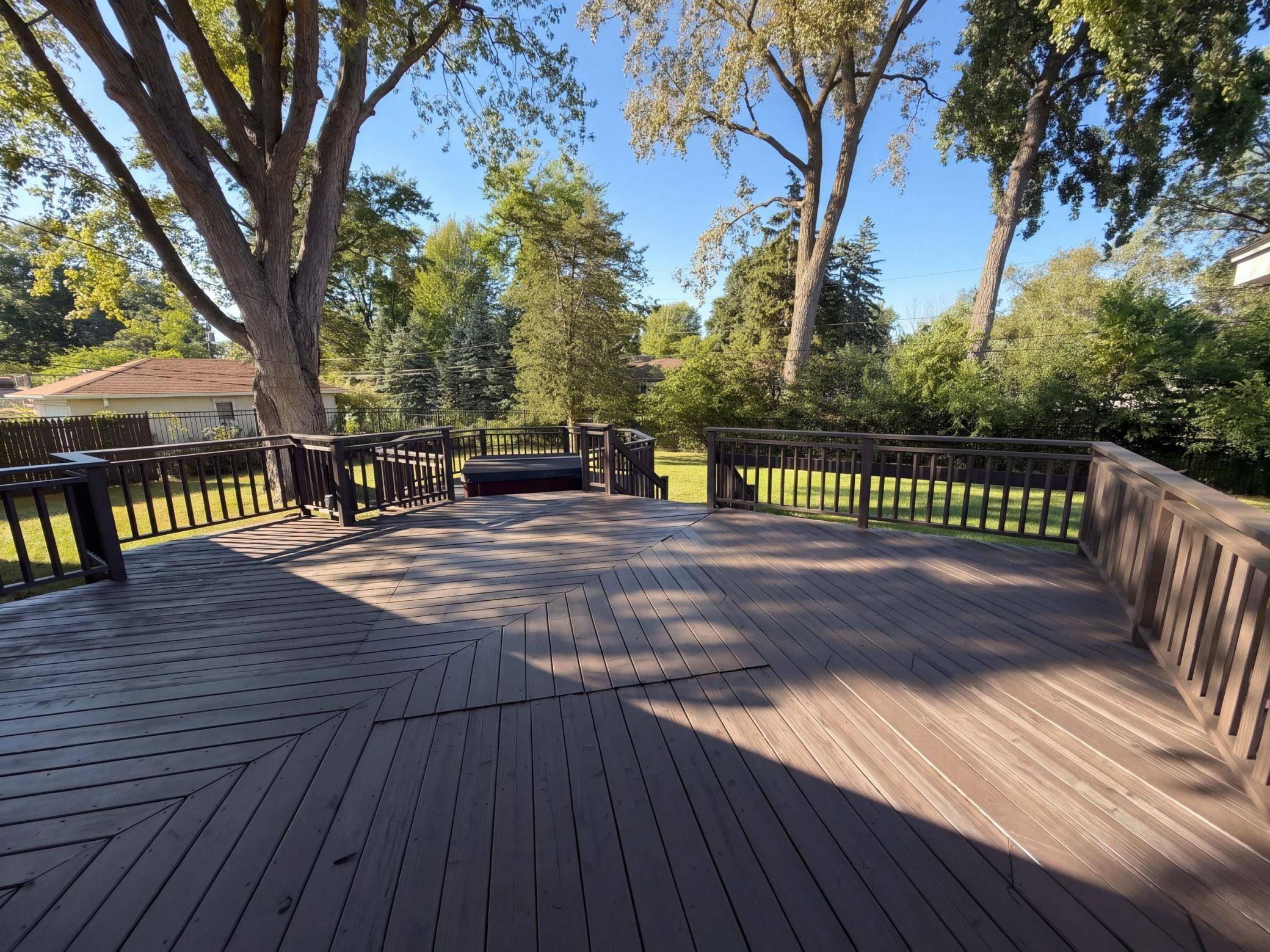 1181 Laurie RD W, Roseville, MN 55113