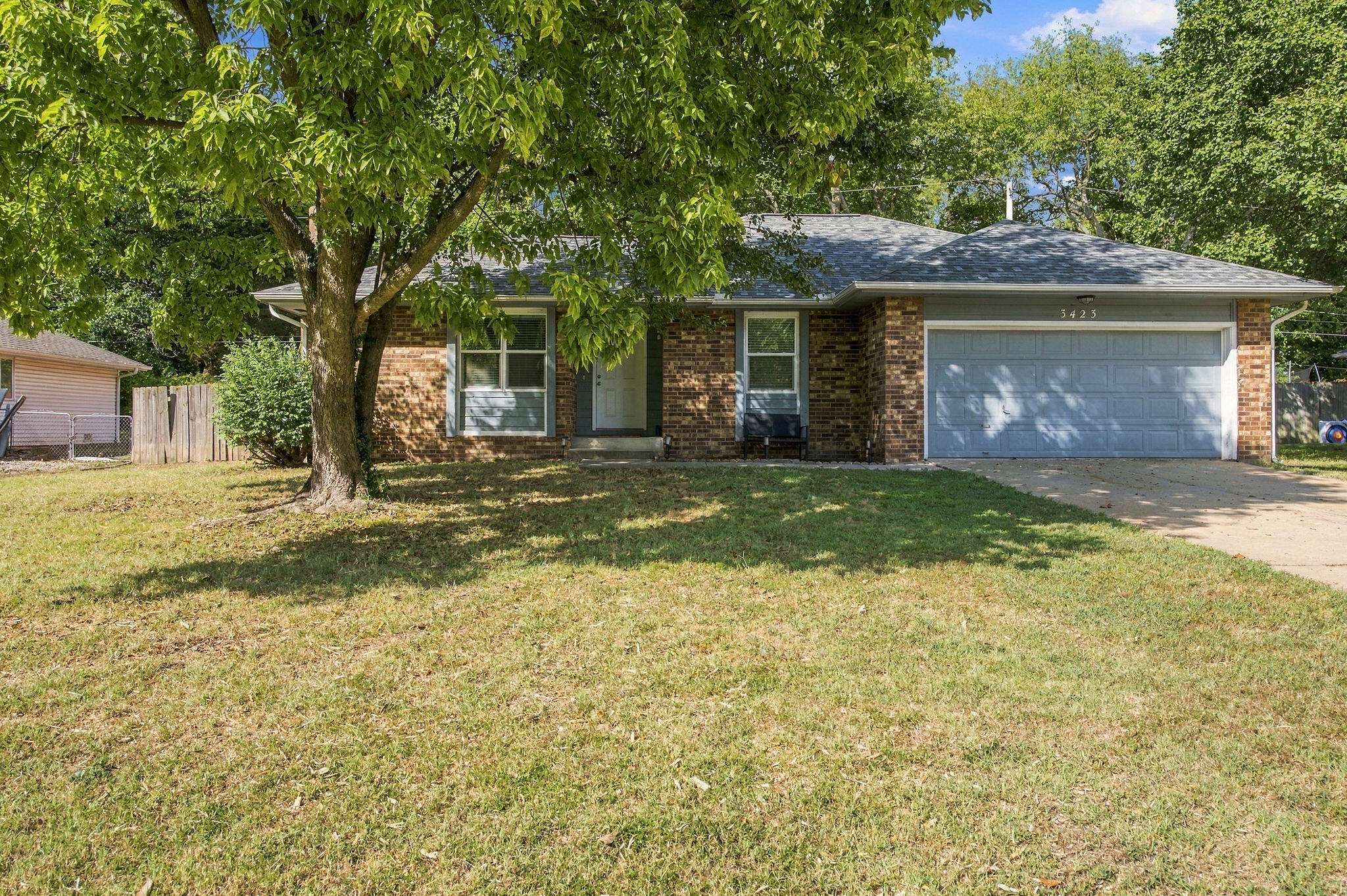 3423 W El Castile ST, Springfield, MO 65807