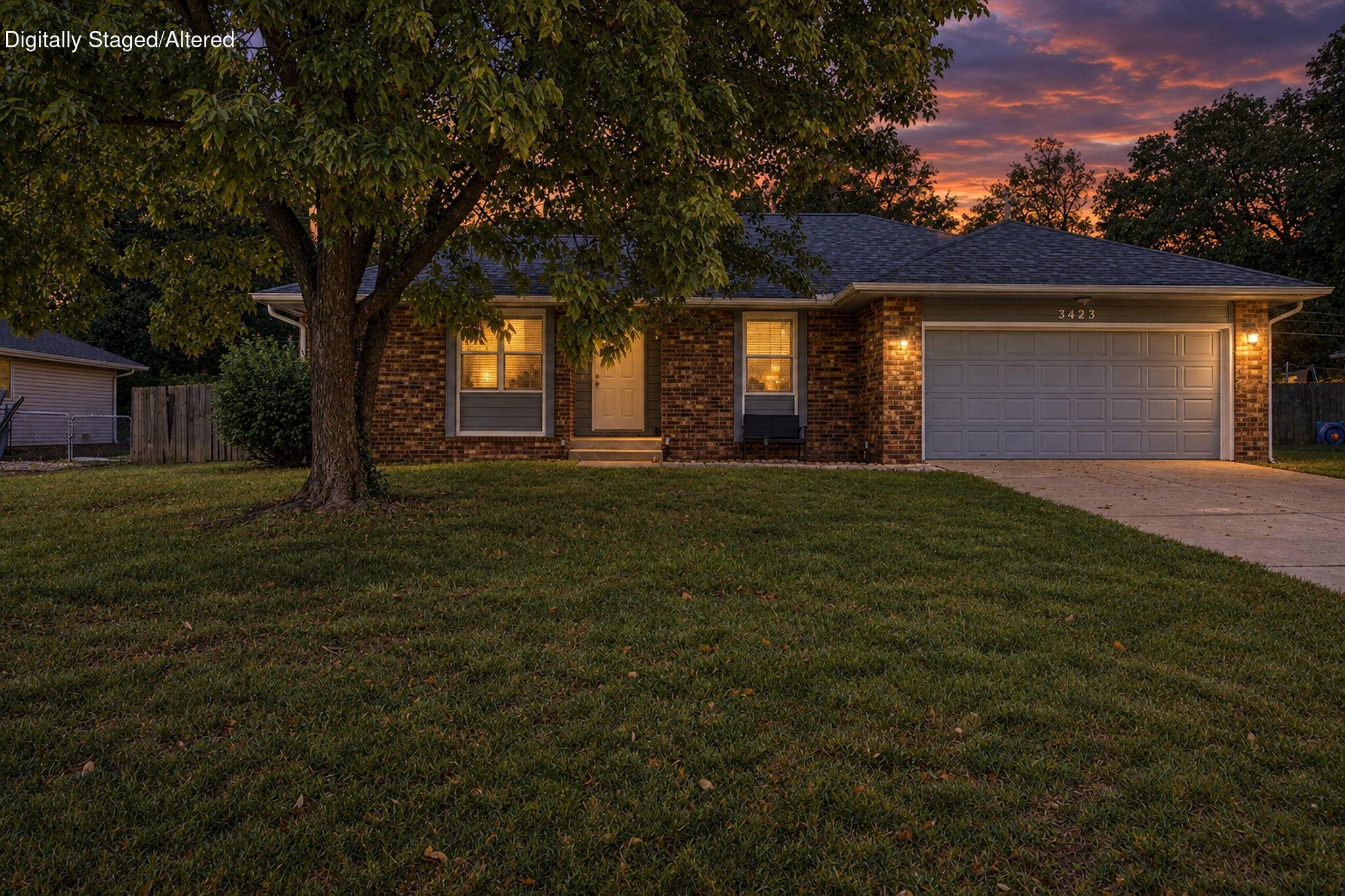3423 W El Castile ST, Springfield, MO 65807
