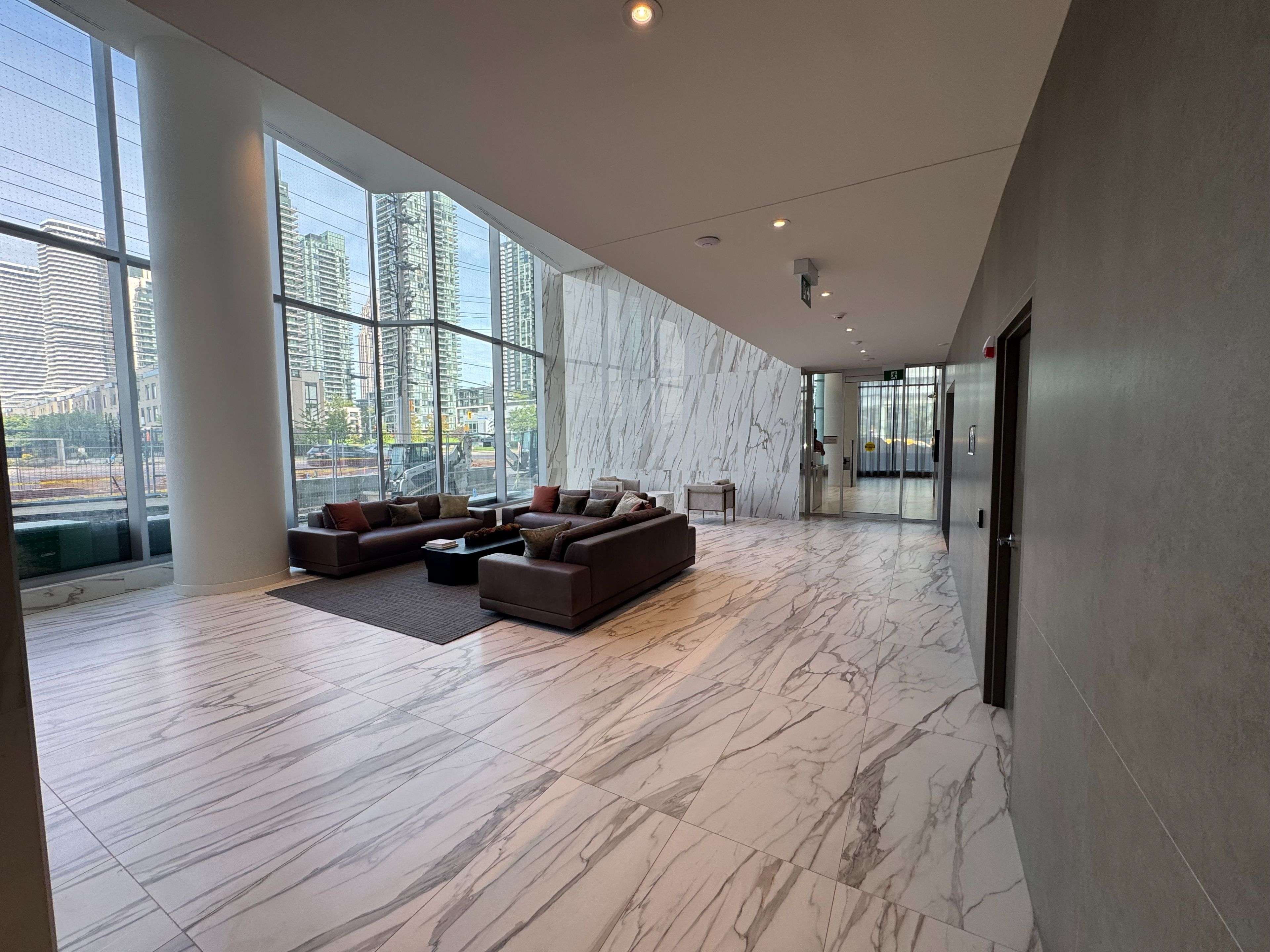 448 burnhamthorpe RD #4305, Mississauga, ON L5B 0R4
