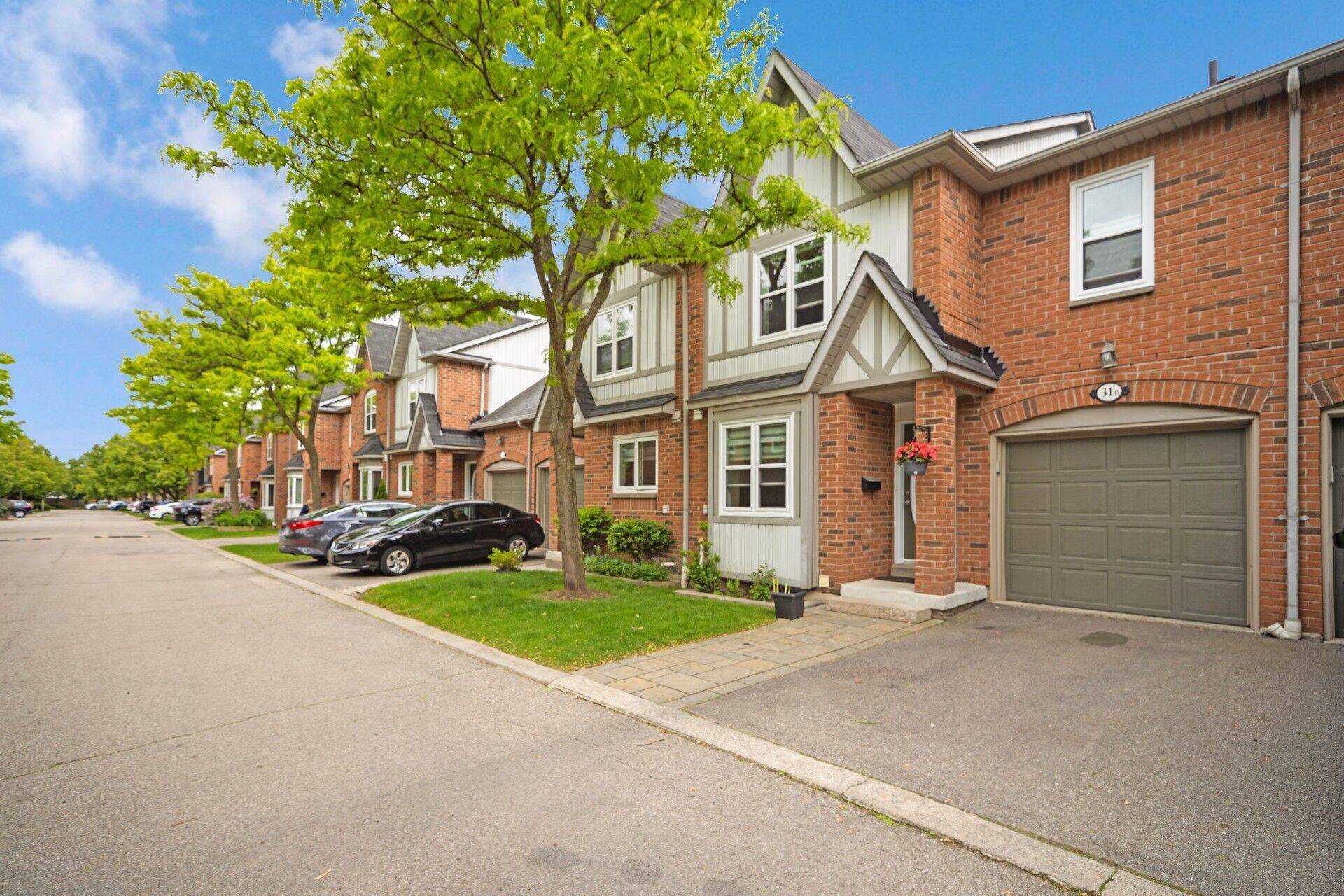 5865 Dalebrook CRES #31B, Mississauga, ON L5M 5X1