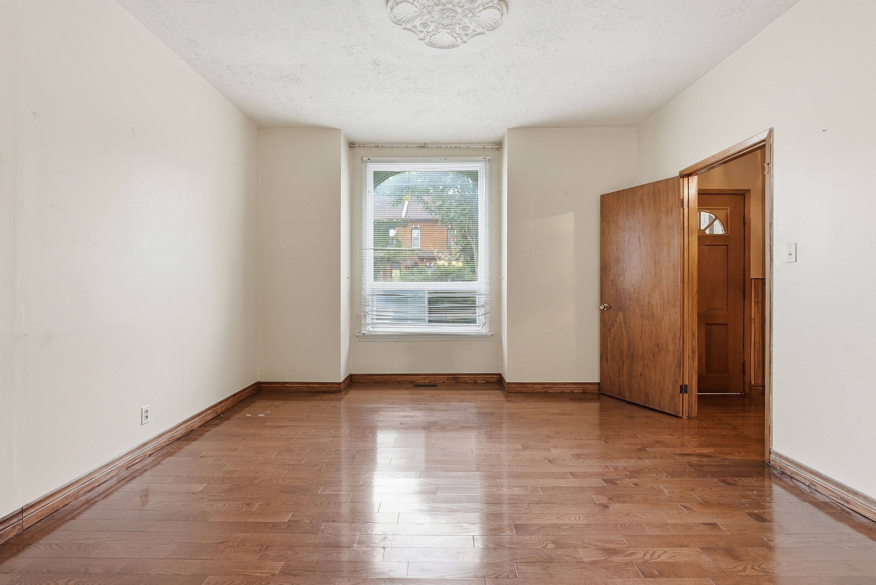 172 Market ST, Hamilton, ON L8R 1N9