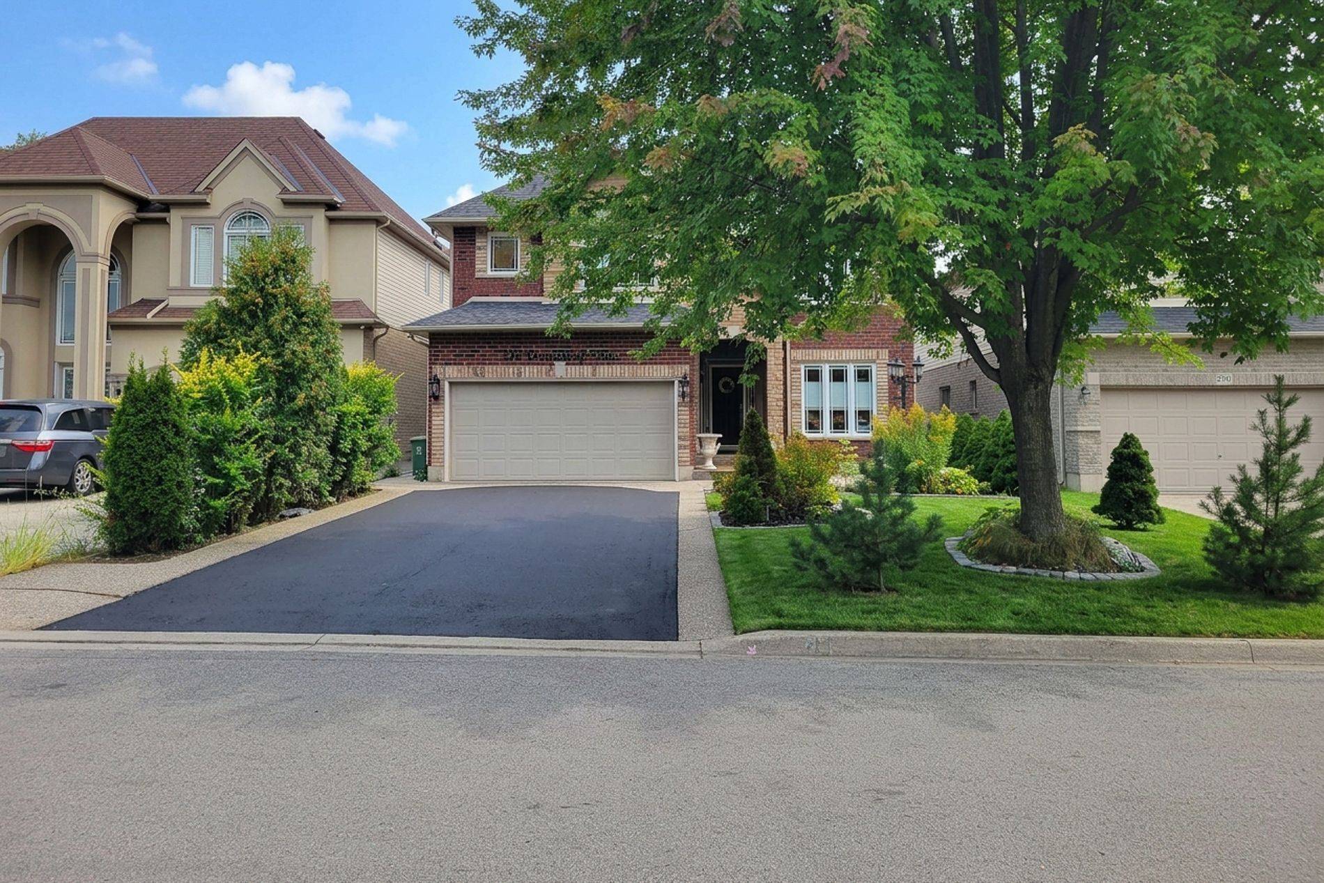 214 Cloverleaf DR, Hamilton, ON L9K 1T4