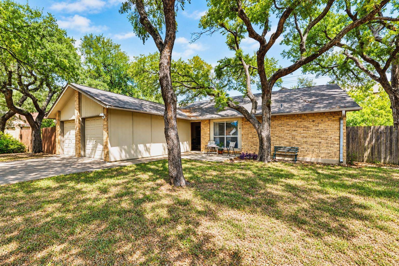 8808 Pineridge DR #B, Austin, TX 78729