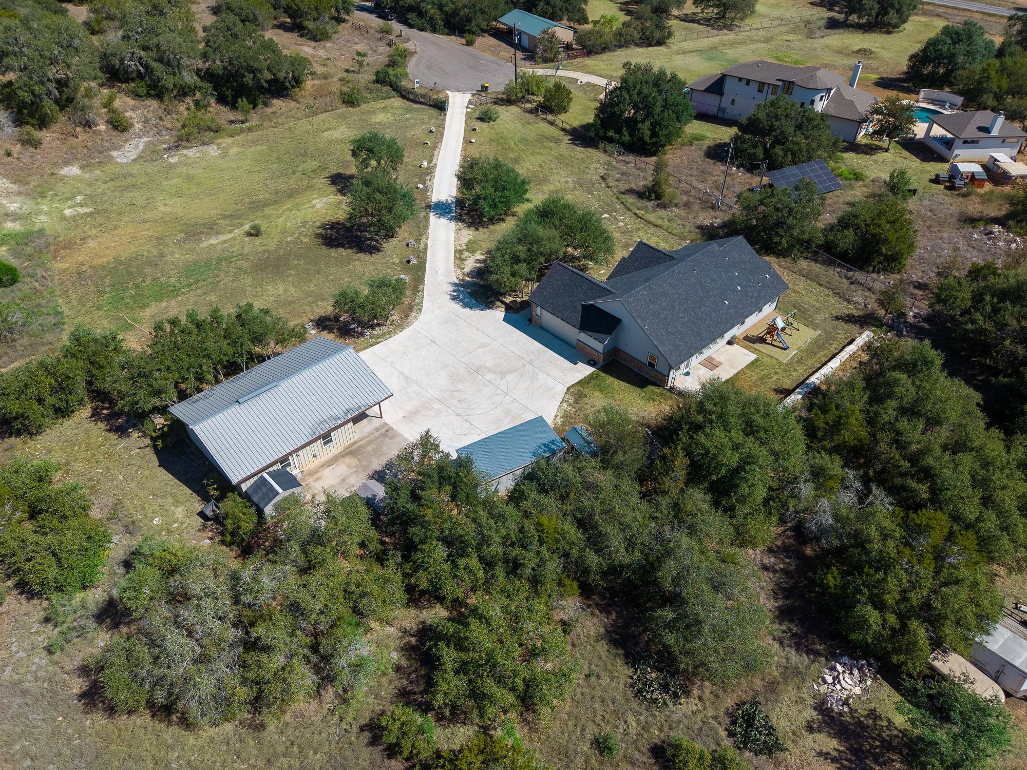 185 Valley Sierra LN, Driftwood, TX 78619
