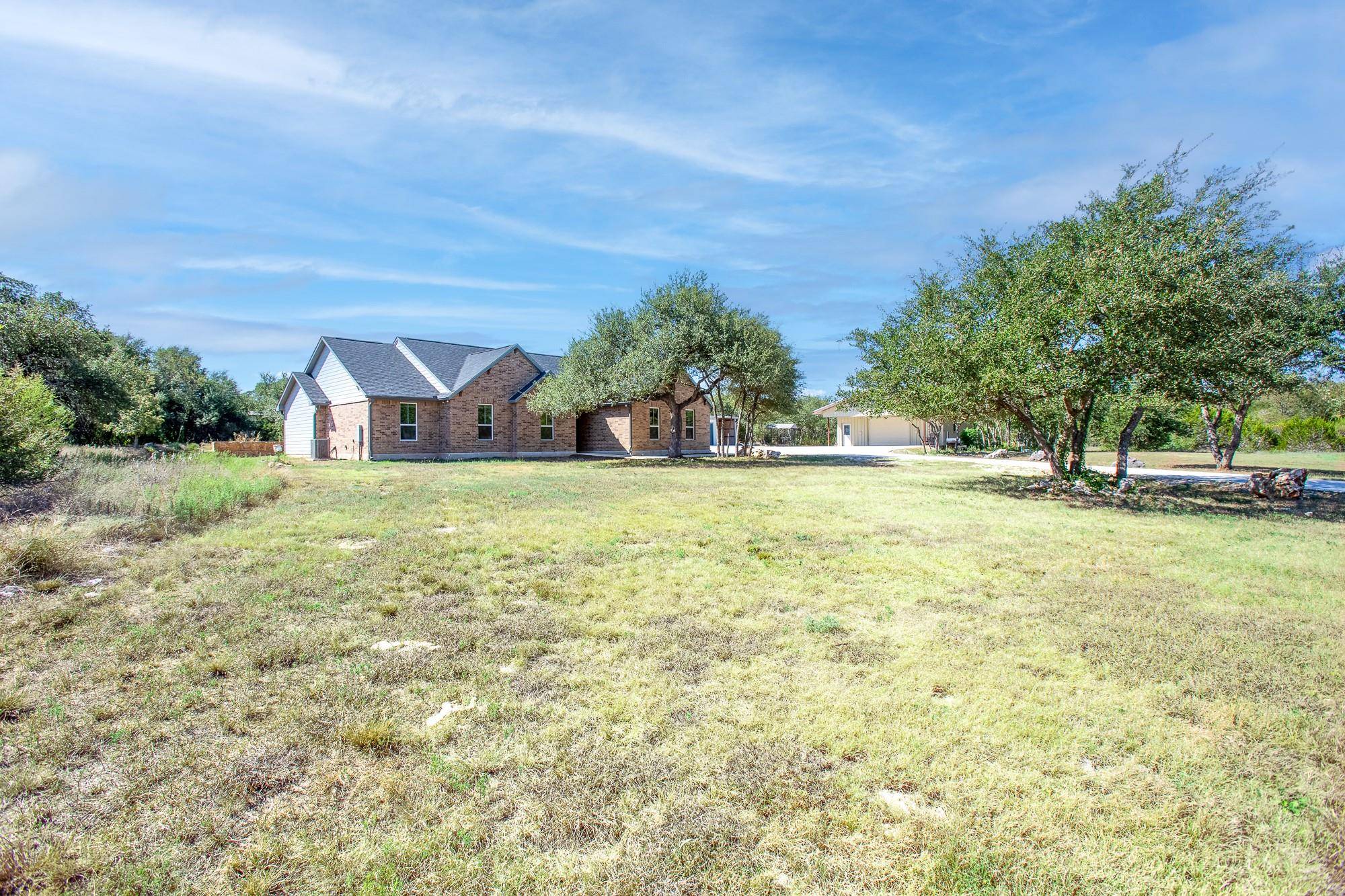 185 Valley Sierra LN, Driftwood, TX 78619