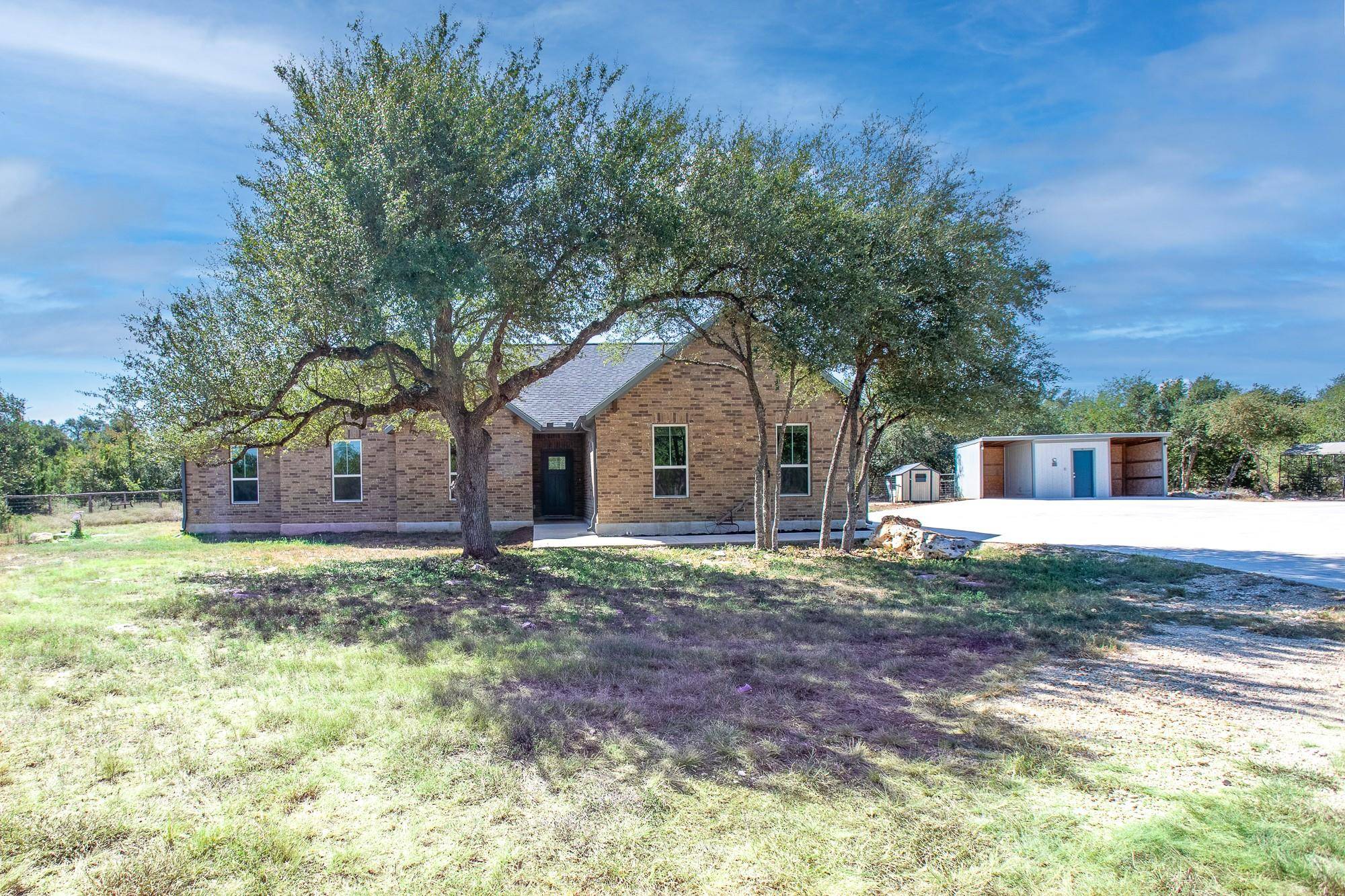 185 Valley Sierra LN, Driftwood, TX 78619