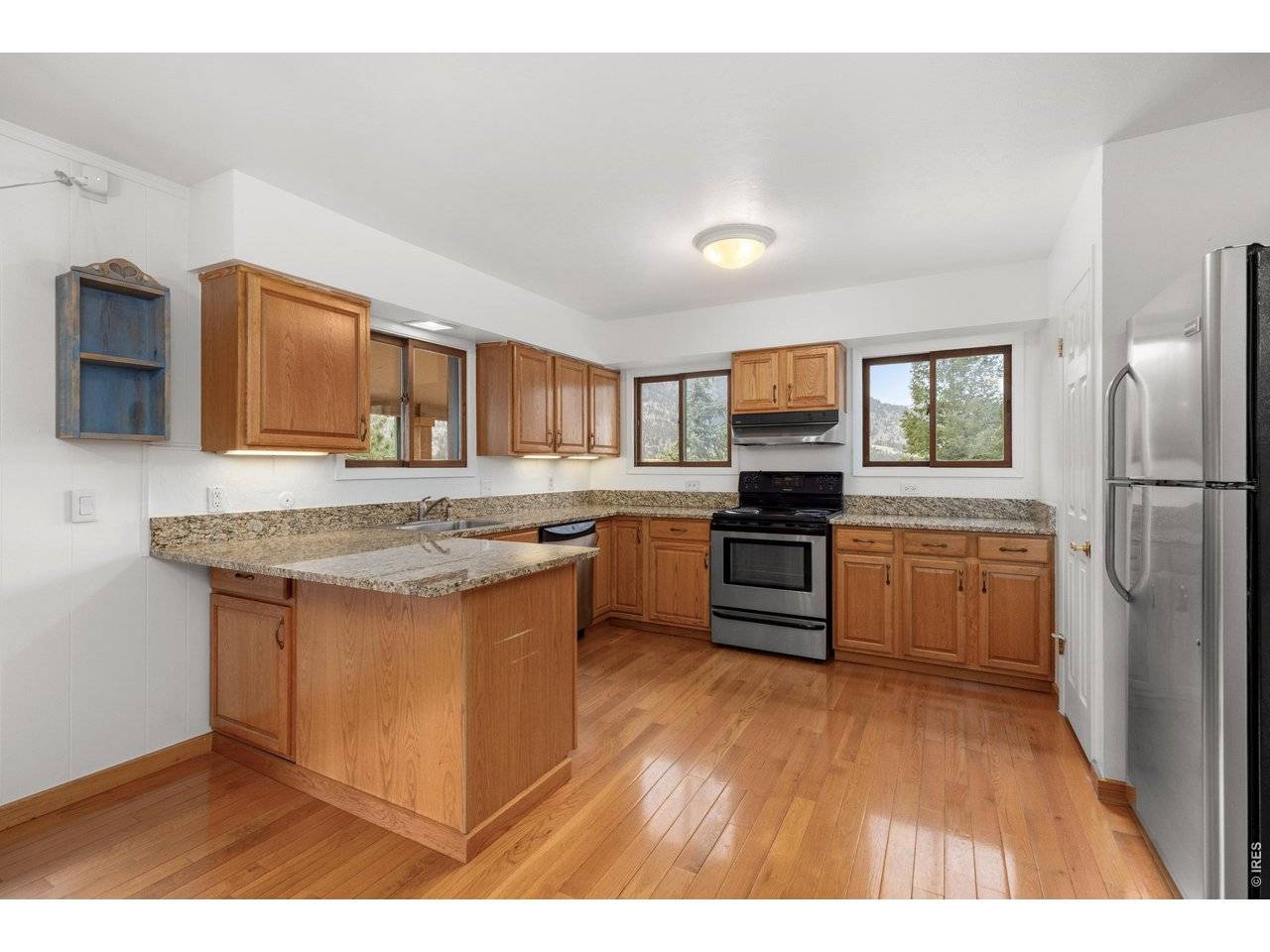 42 Ottawa, Lyons, CO 80540