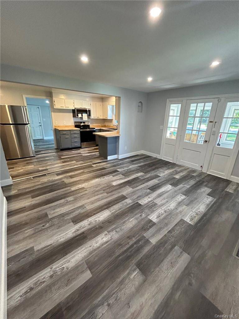 23 Wright AVE, Hyde Park, NY 12538