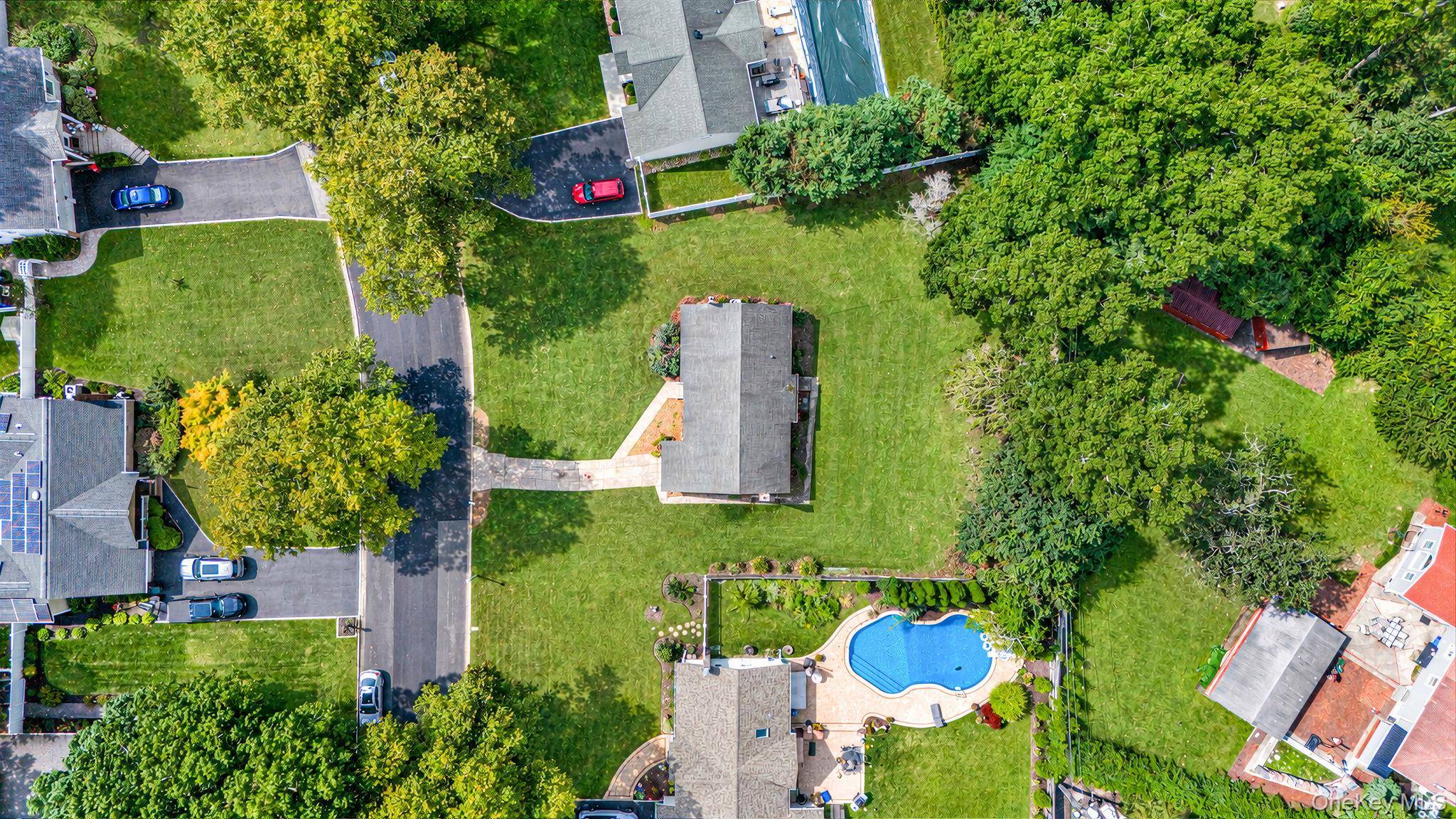 3 June ST, Hauppauge, NY 11788