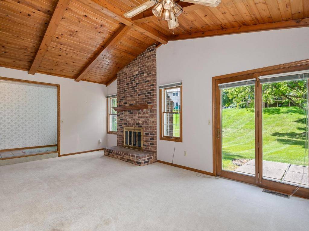 4825 Orchid LN N, Plymouth, MN 55446