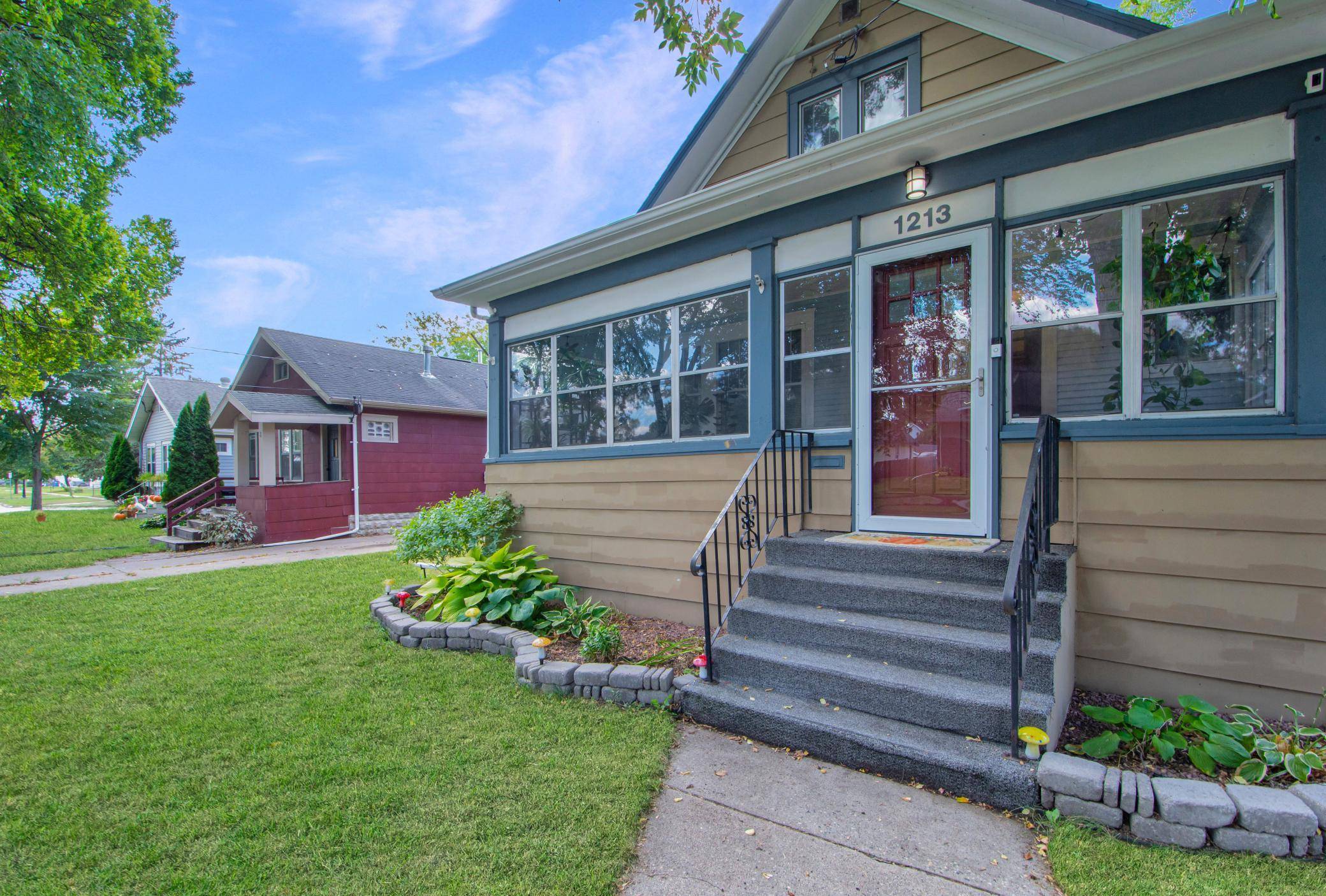 1213 14th ST S, Fargo, ND 58103