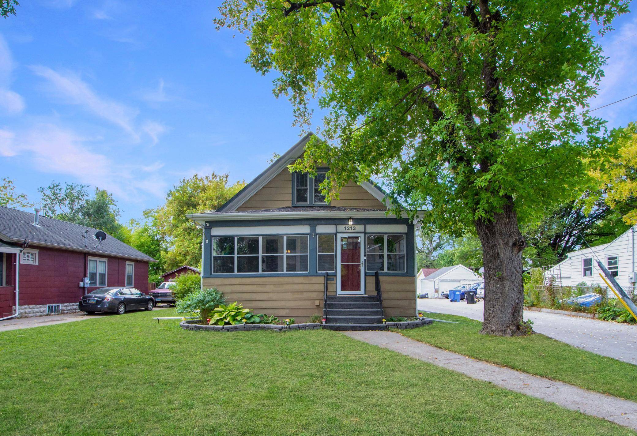 1213 14th ST S, Fargo, ND 58103