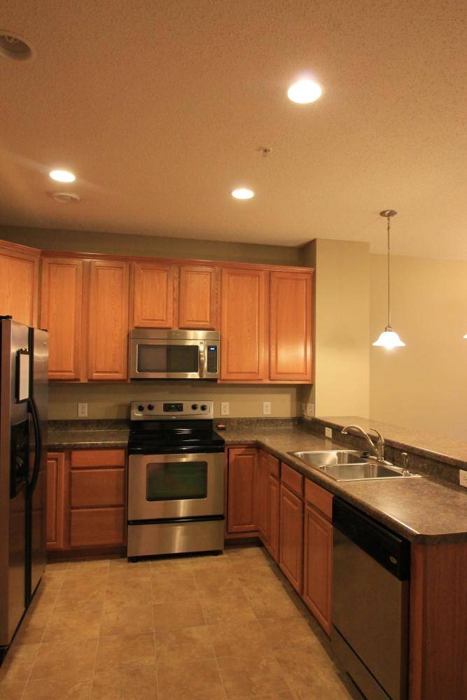 11040 Fergus ST NE #E, Blaine, MN 55449